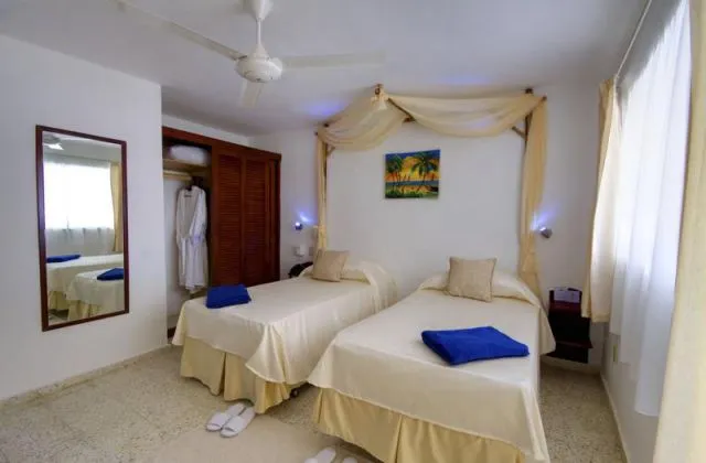 Hotel Playa Esmeralda Beach Resort room luxe